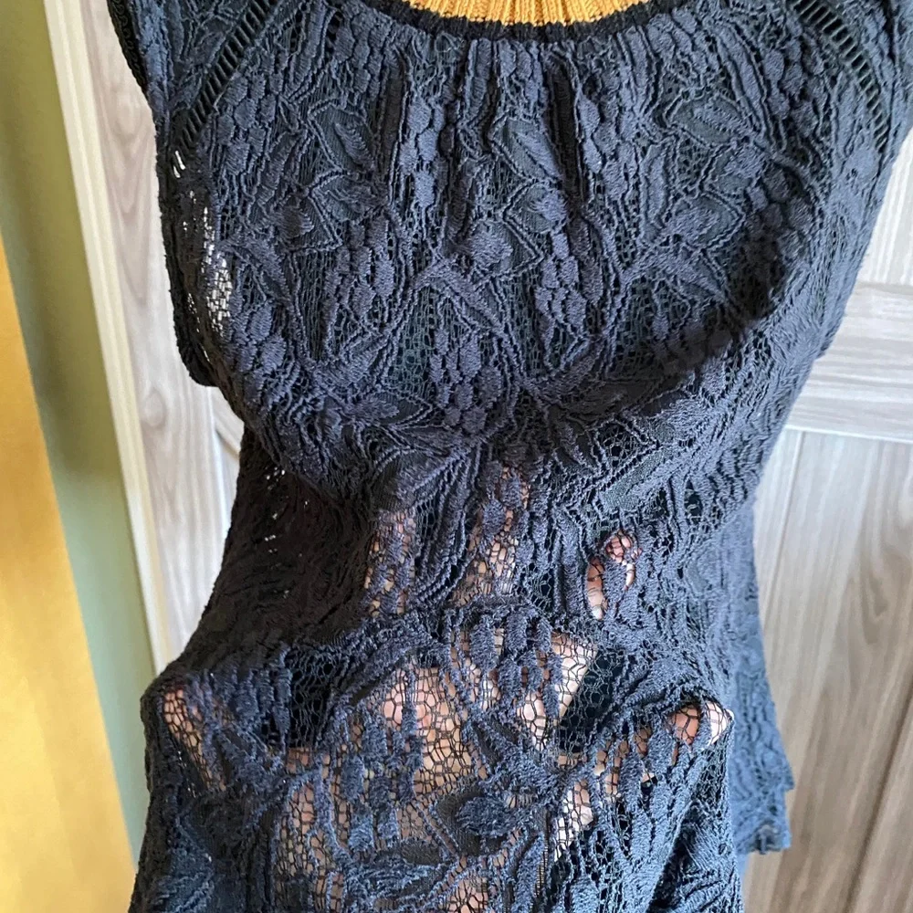Free People black sleeveless lace top